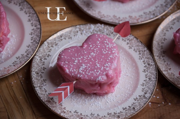 Mini Heart Cakes with FREE Arrow Printable Download