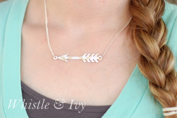 silhouettepaperarrownecklace