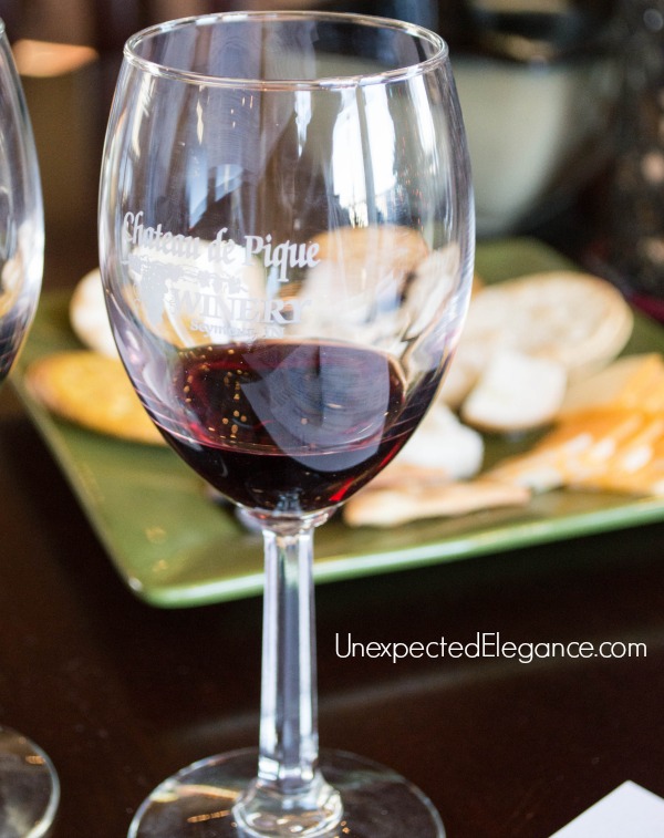 This year give your loved ones an experience they will remember. For the wine lovers give them a wine tasting gift package with this quick tutorial!