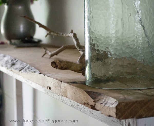 Check out this awesome DIY entry table!!  It's the perfect size for a tight space.