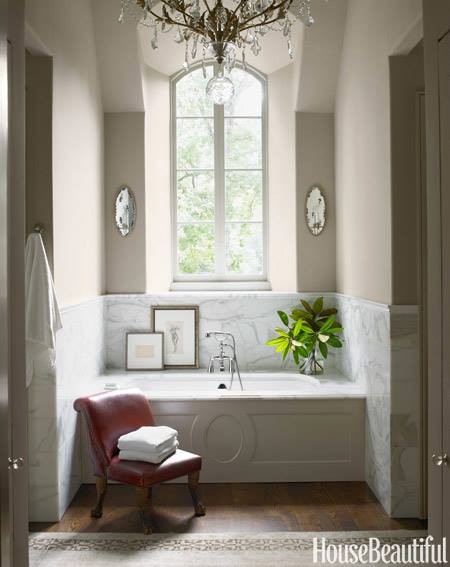 Do you have a large soaker tub that need a little update? Check out this $9 solution for your bathtub makeover!