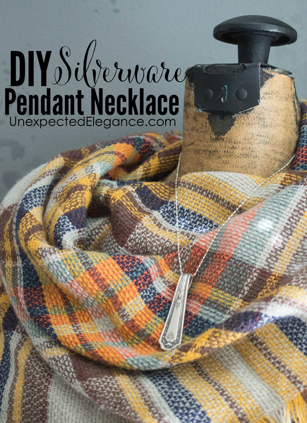 Gift giving season will be here before we know it!!  Do you love giving people gifts that have sentimental value or are handmade?  Check out this simple DIY silverware pendant necklace tutorial!