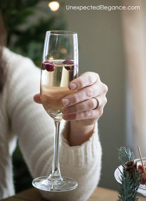 Kick off the holiday season and throw together a quick brunch for some of your girlfriends! This simple Christmas Brunch will give you time to relax and enjoy the hustle and bustle.