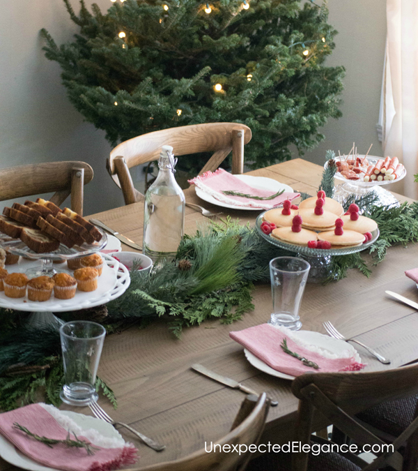 Kick off the holiday season and throw together a quick brunch for some of your girlfriends! This simple Christmas Brunch will give you time to relax and enjoy the hustle and bustle.