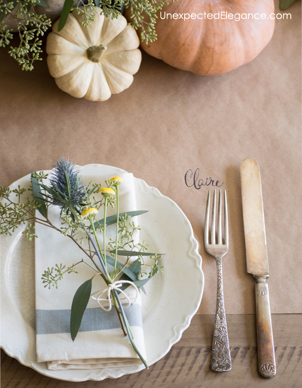 Get some great tips for an EASY Thanksgiving table and save some time to enjoy your guests! These simple and thoughtful decor ideas will make your meal extra special.