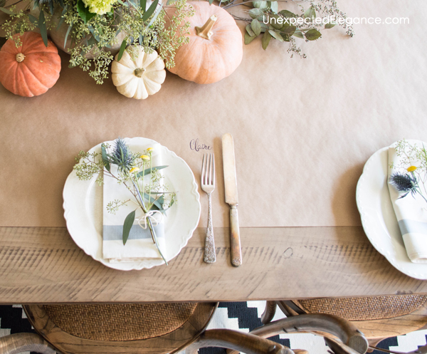 Get some great tips for an EASY Thanksgiving table and save some time to enjoy your guests! These simple and thoughtful decor ideas will make your meal extra special.
