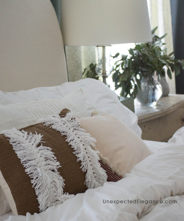 Have you ever stayed in a really nice hotel or seen pictures in a magazine of a bedroom and thought I could live in that bed?! The bed is the foundation of any bedroom and although we want it look pretty, in this case, form should follow function. Here are two tips to create your perfect bed...