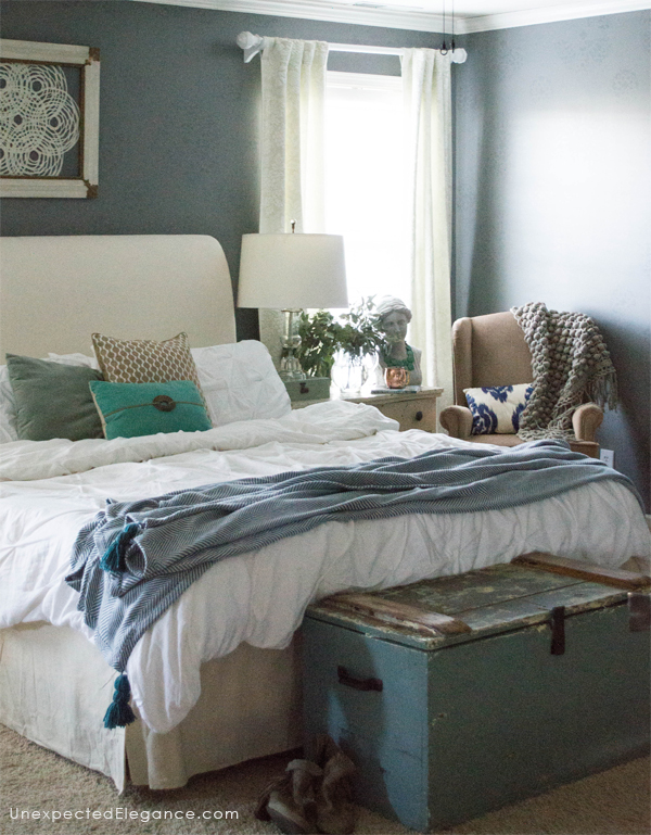 Have you ever stayed in a really nice hotel or seen pictures in a magazine of a bedroom and thought I could live in that bed?! The bed is the foundation of any bedroom and although we want it look pretty, in this case, form should follow function. Here are two tips to create your perfect bed...