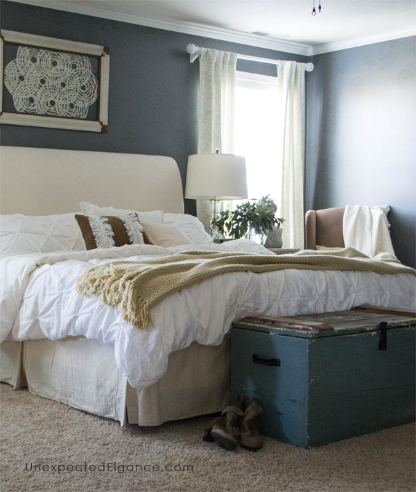 Have you ever stayed in a really nice hotel or seen pictures in a magazine of a bedroom and thought I could live in that bed?! The bed is the foundation of any bedroom and although we want it look pretty, in this case, form should follow function. Here are two tips to create your perfect bed...
