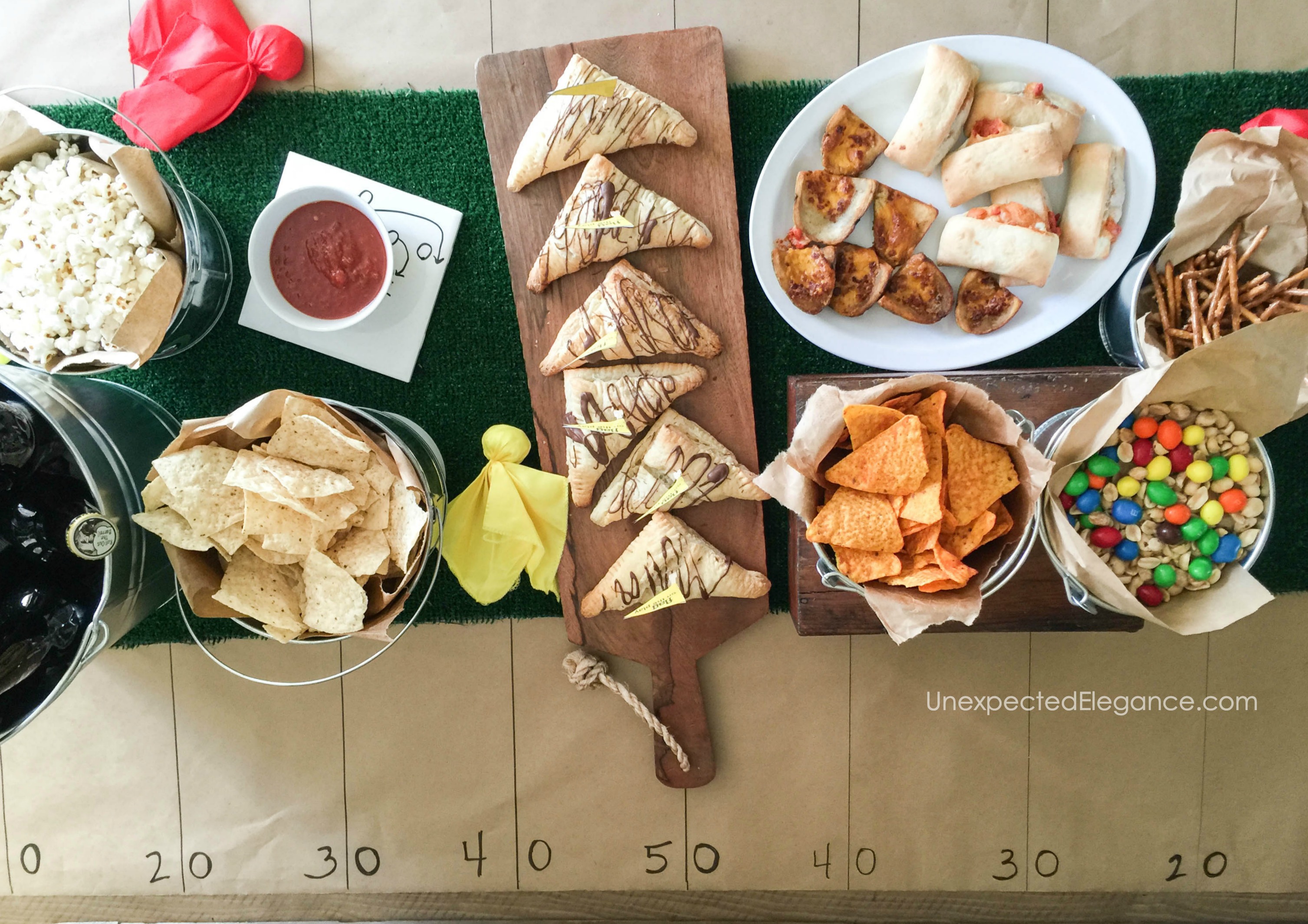 Make this simple football field table runner!