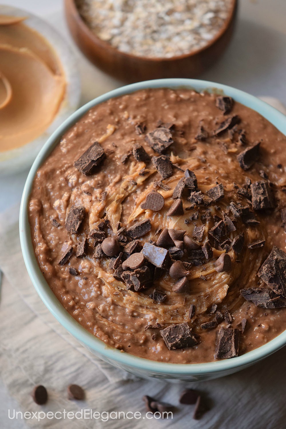 Peanut Butter Cup Oatmeal...does it get any better for breakfast?? Give this recipe a try for you next brunch or for a quick dessert!