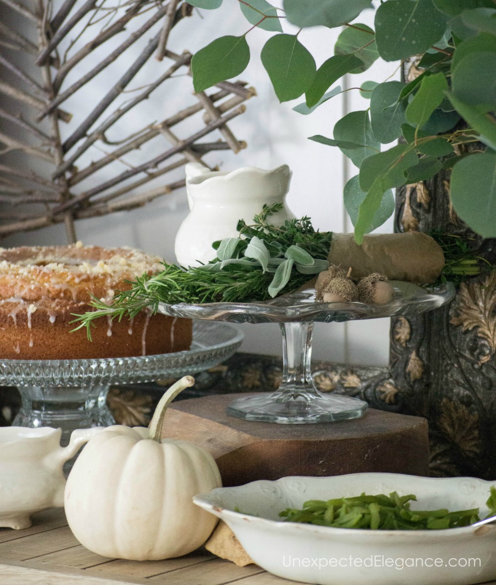 Tips for creating a beautiful Thanksgiving buffet without spending any money.