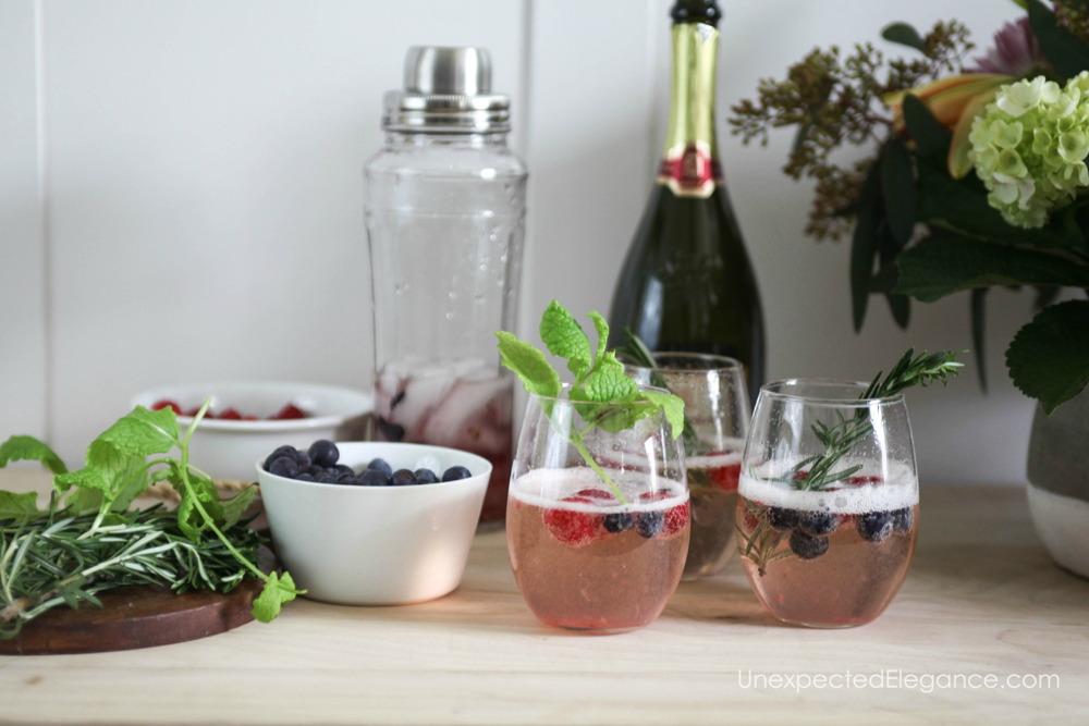 Berry Smash Prosecco cocktail recipe.