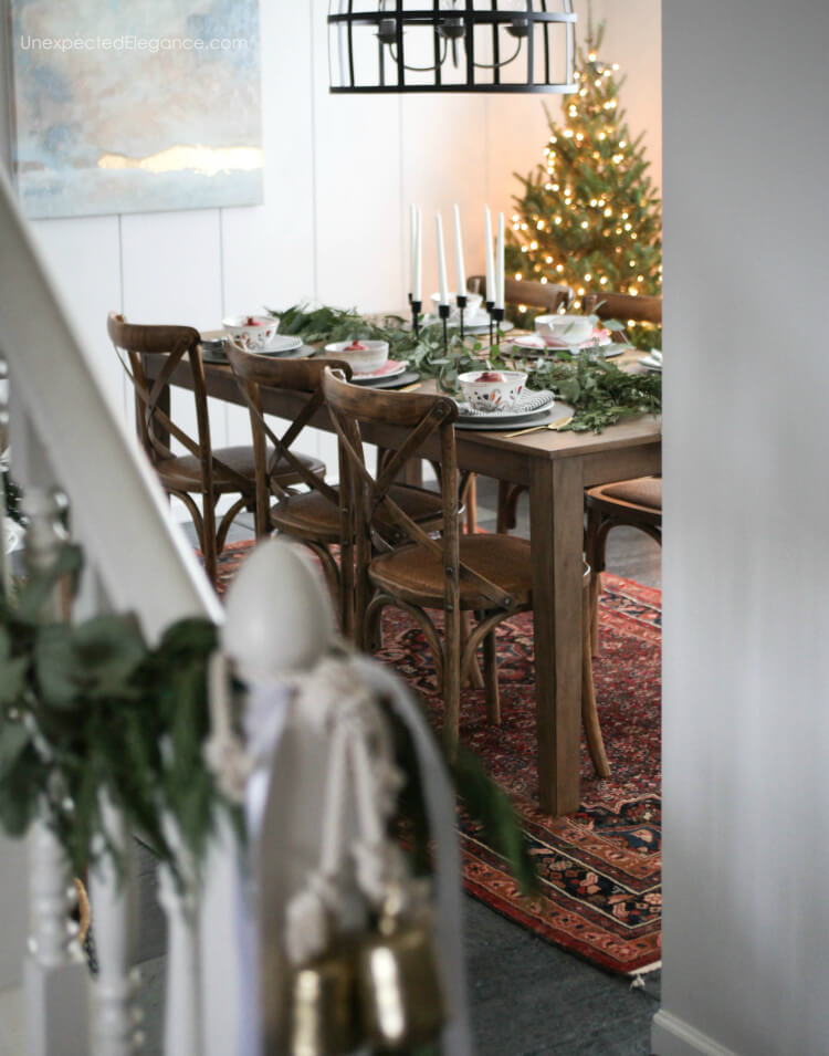 Find some creative and easy ways to make your Christmas table special. #ChristmasTable #Chrismtasdecor