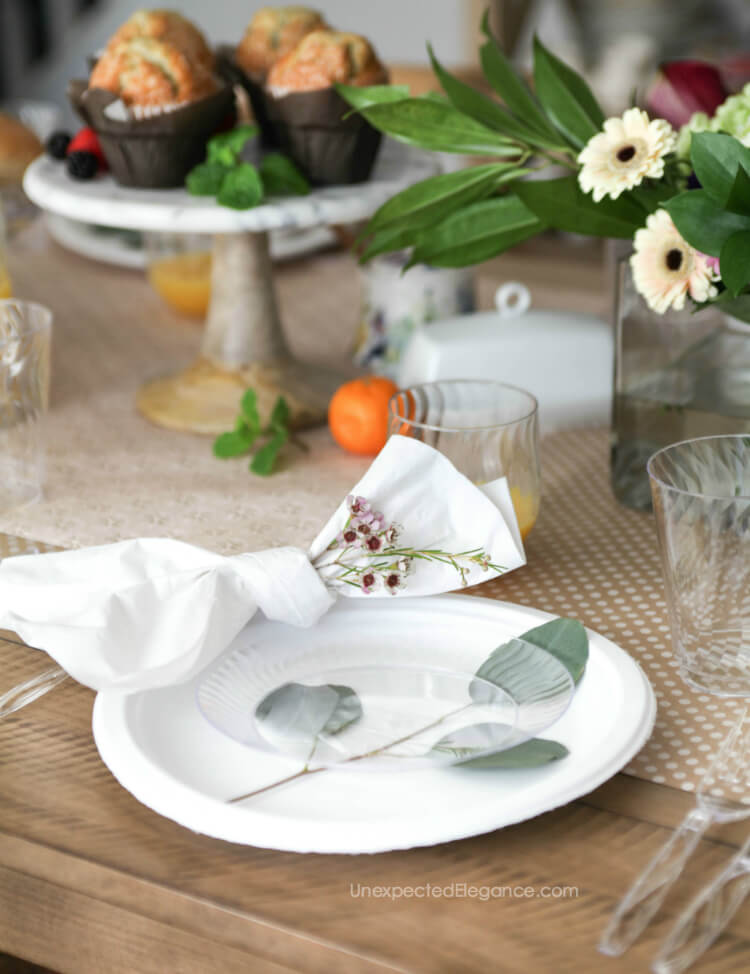 Check out these great tips for hosting a spring brunch! #brunchideas #brunch #simpleentertaining
