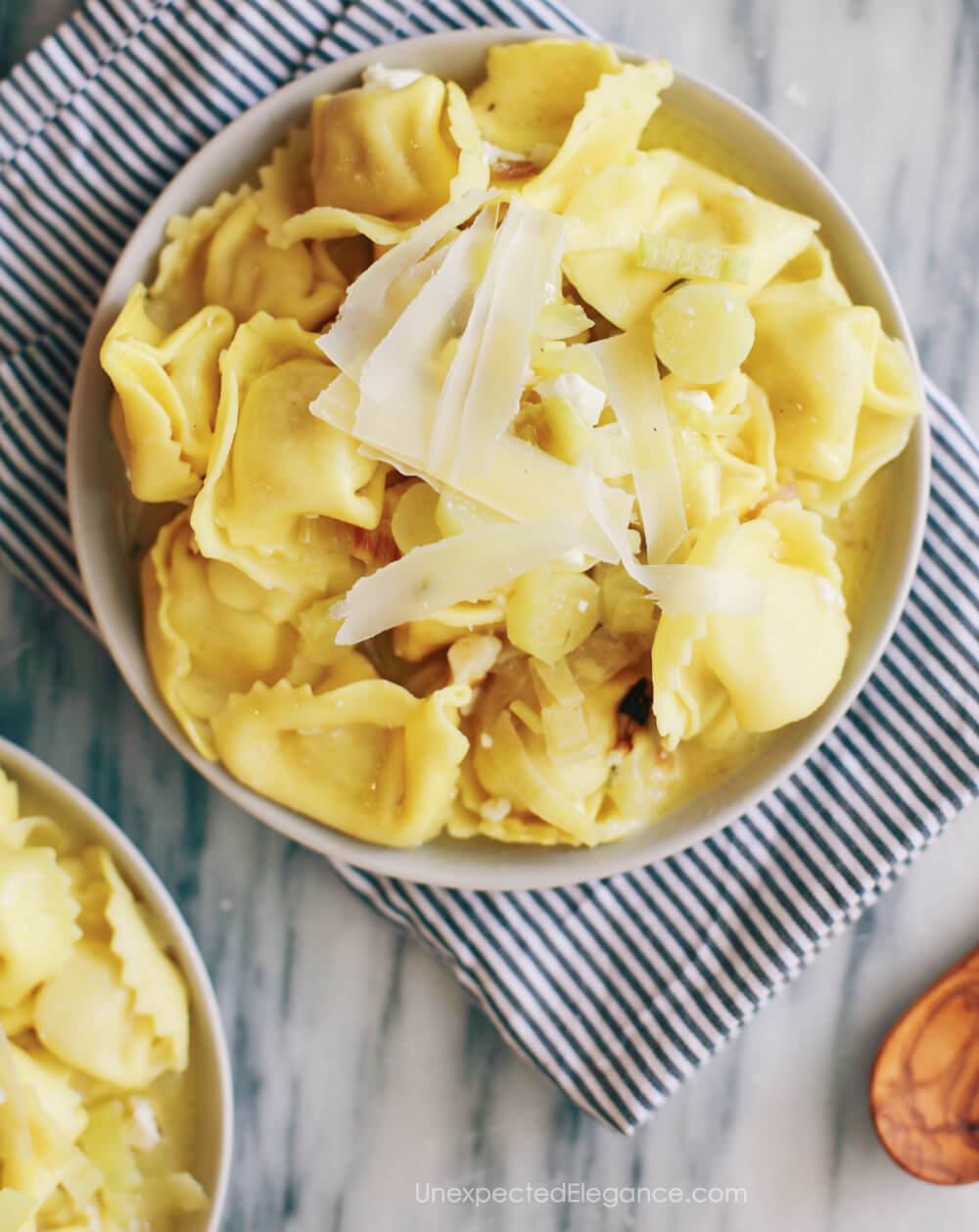 This delicious and easy white wine ravioli recipe is perfect for busy week night!